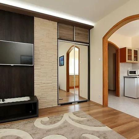 Brill Apartmanhaz Apartment Heviz